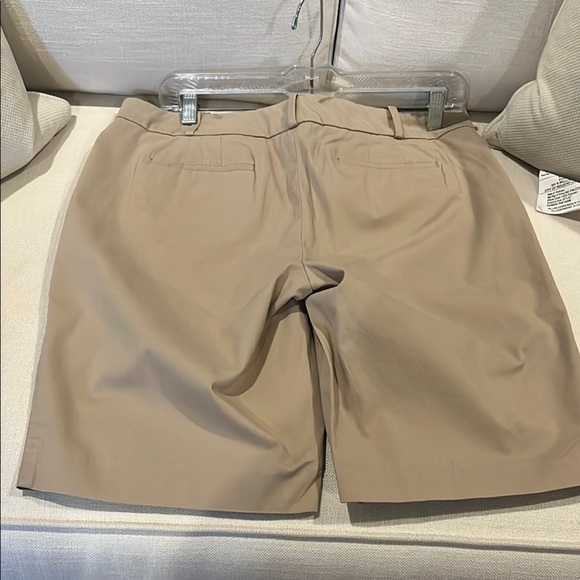 Talbot’s Women's Tan Bermuda Shorts size 8 - Picture 7 of 11